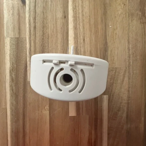 Vitruvi: Push plug in diffuser from Jilly Box. - Picture 5 of 5